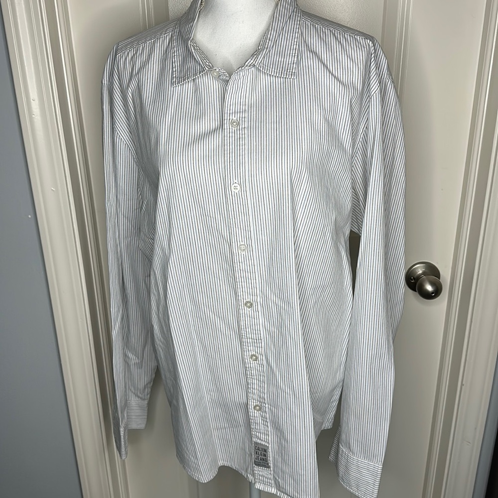 Calvin Klein button up dress shirt size XL